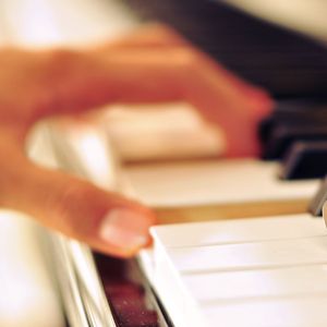 学长含着小奶头吸允玩弄视频
