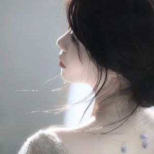 学长含着小奶头吸允玩弄视频
