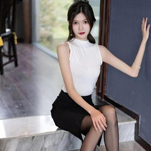 学长含着小奶头吸允玩弄视频
